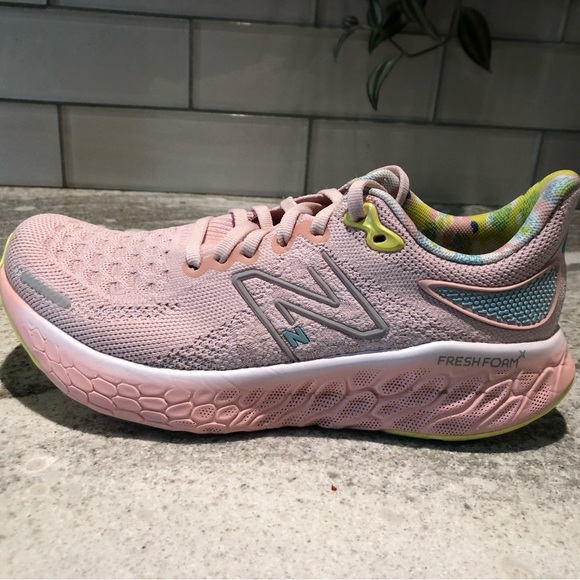 New Balance 1080 V12 Women's Soft Pink Athletic Shoes - Picture 9 of 10